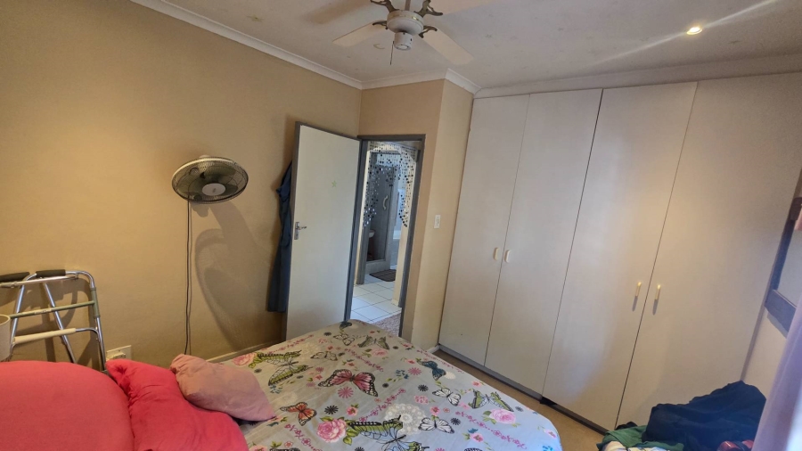 2 Bedroom Property for Sale in Protea Village Western Cape
